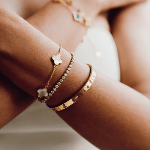 ESSENTIAL BRACELETS